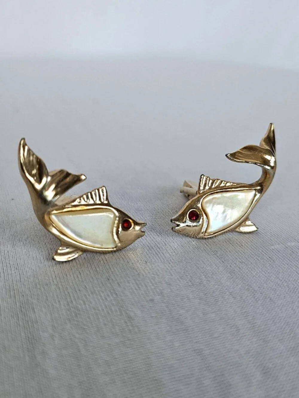 Vintage Fish Cufflinks | Gold Tone | Mother of Pearl Inlay | Rhinestone Eyes